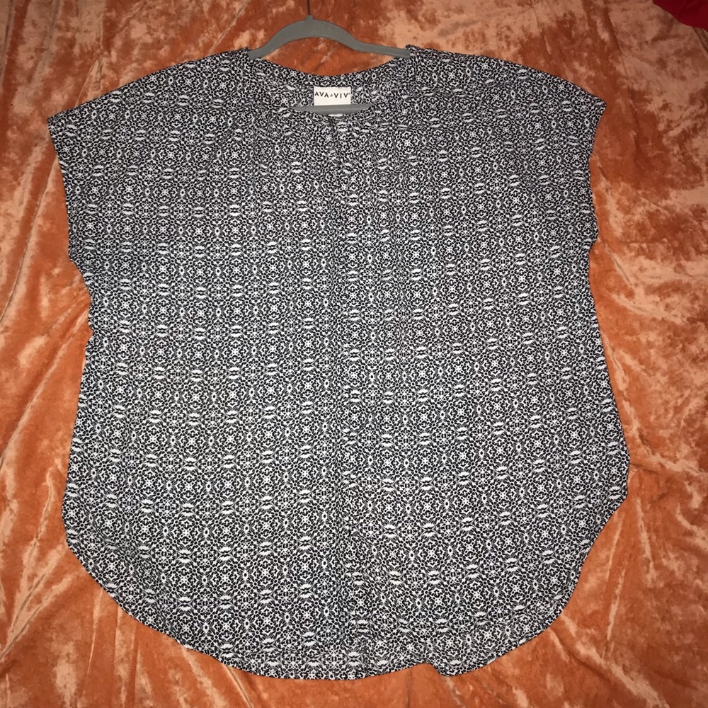 SOLD Ava and Viv blouse